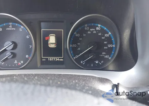 2017 Toyota Rav4 Xle из США, поврежденный, VIN 2T3RFREVXHW663758